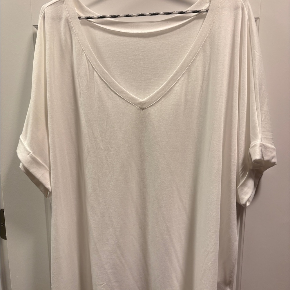 Oversized White V-Neck T-Shirt Women's  XL